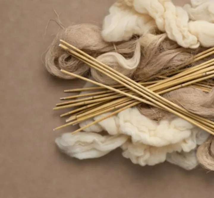 Természetes rostok gyűjteménye: bambusz, len és gyapjú